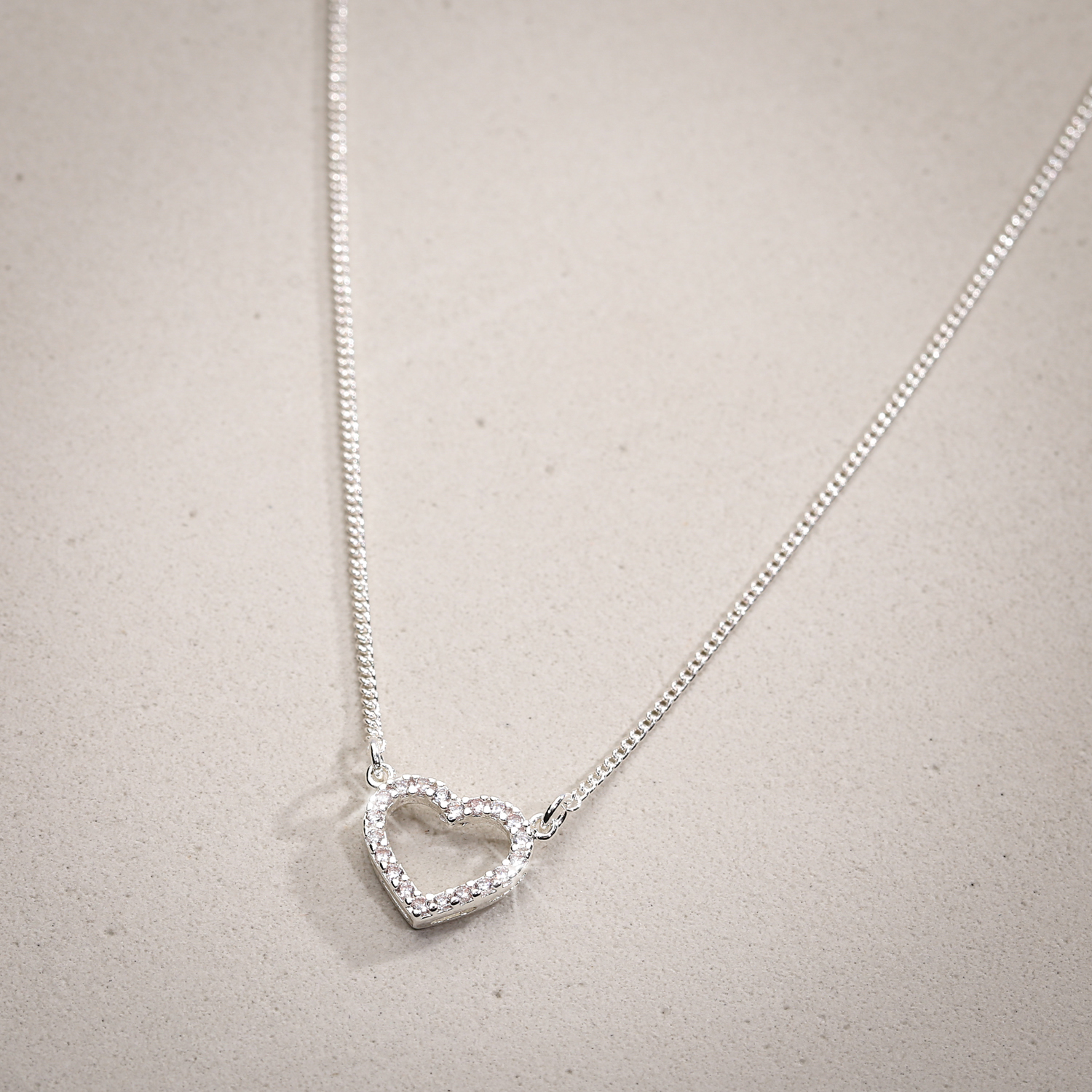 Kette Mit Herzanhanger Jetzt Kaufen Bei Bijou Brigitte