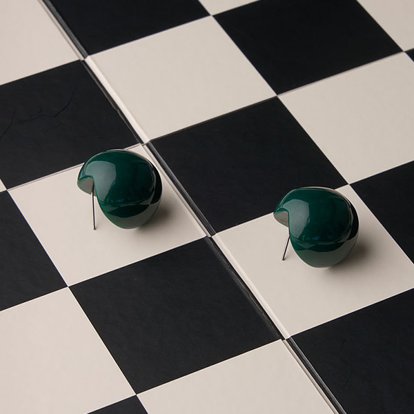 schalene, ohrringe, grüne farbe, modernes design, checkered muster