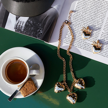 Schmuck, Halskettenanhänger, Herzanhänger, Kettenanhänger, Goldfarbe