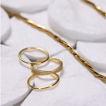 Goldschmuck, Ringe, Kostüm-Schmuck, gestapelte Ringe, Goldton
