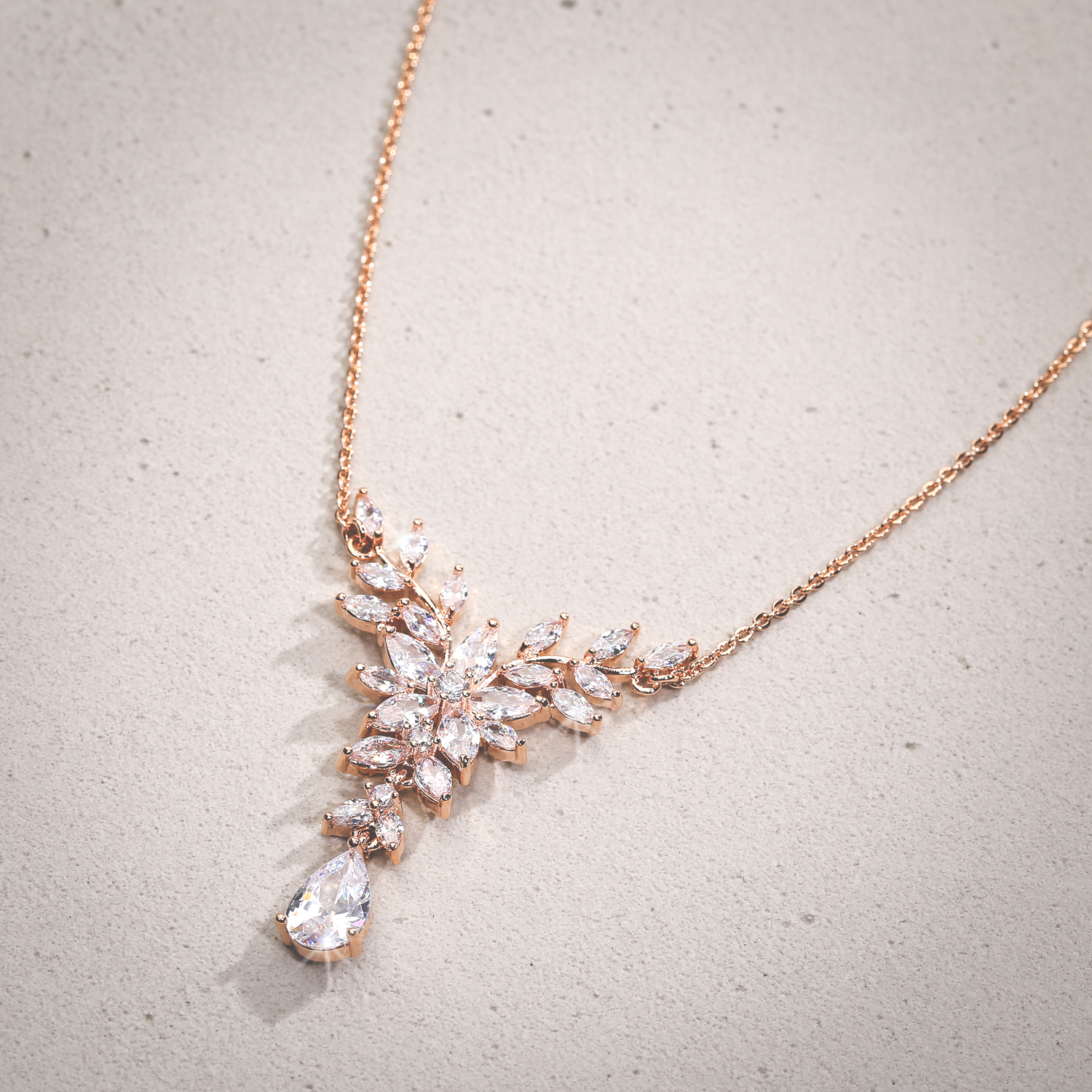 Collana - Floral Perfection