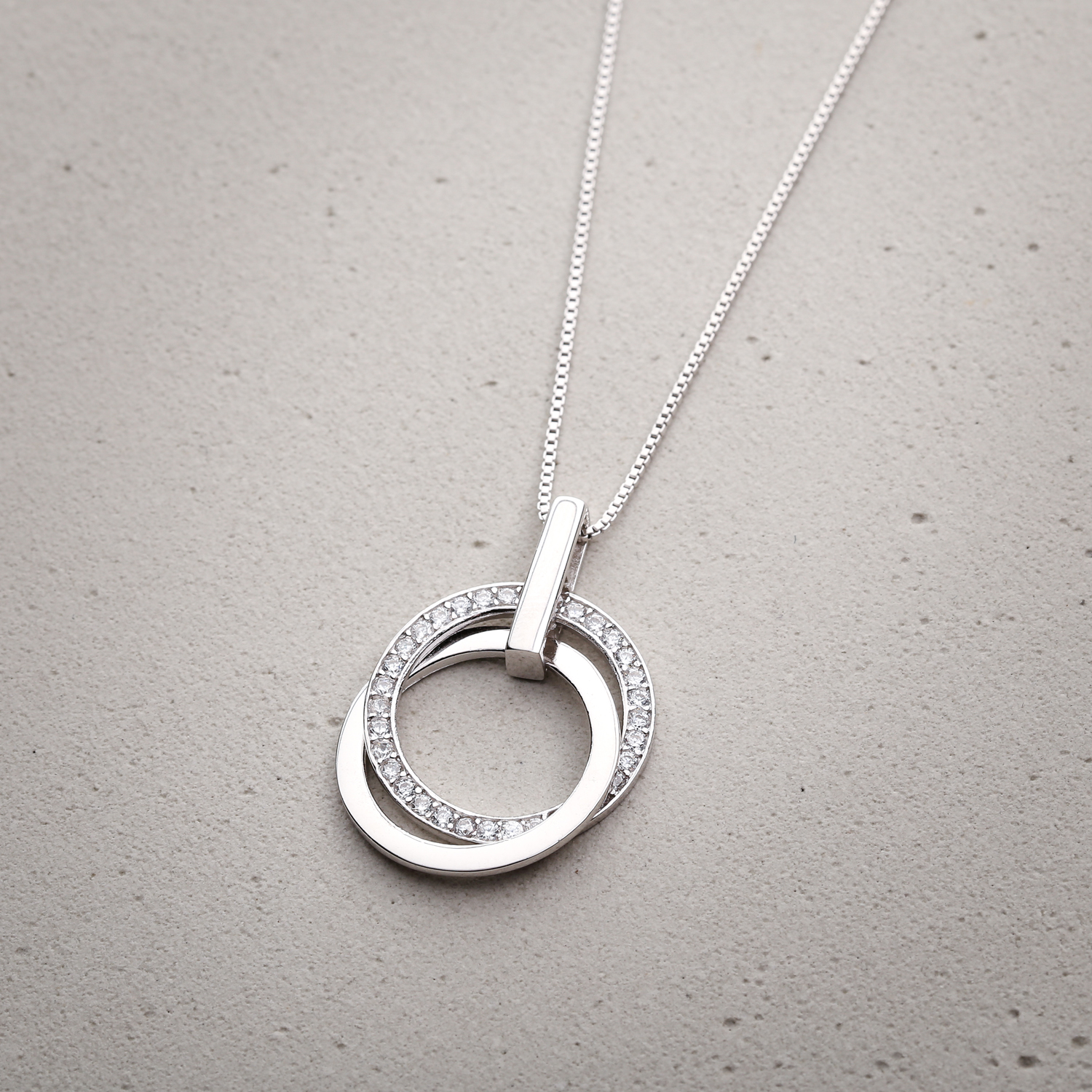 Ketting - Two Circles With Pole Ketting - Two Circles With Pole