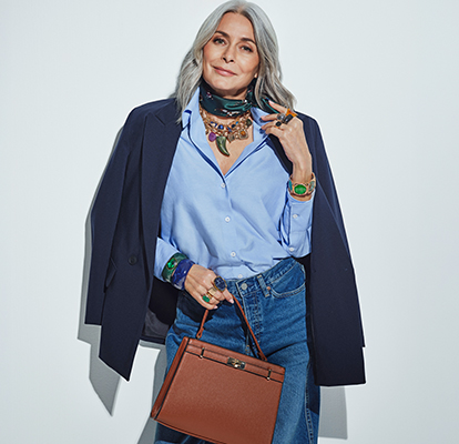blazer, blaueshemd, jeans, handtasche, schal