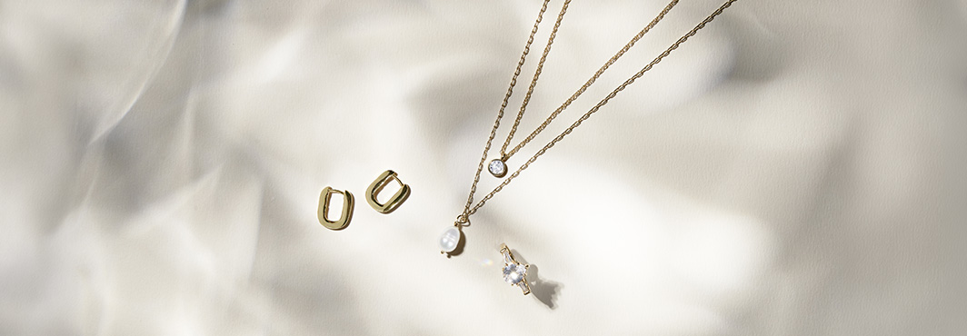 kette, ohrringe, collier, perlenschmuck, goldfarben, kette, ohrringe, ring, perlen, gold, kette, ohrringe, ring, perlen, gold