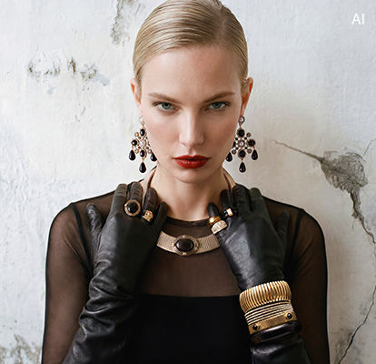 Kleidung, Schwarz, Mesh-Oberteil, Statement-Kette, Statement-Ohrringe