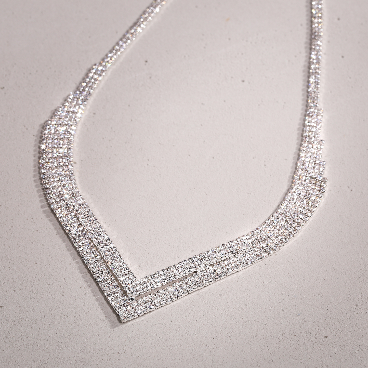 Collier - Sparkling V