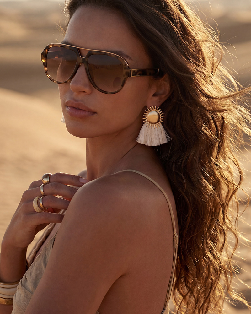 Sunglasses, Sonnenbrille, Großrahmen, Goldton, Statement-Ohrringe