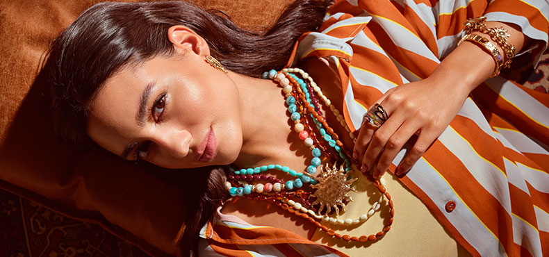 necklace, beads, schmuck, orangene streifen, kunstvolles anhänger