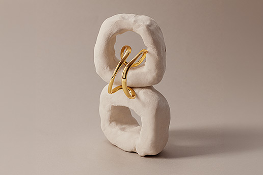 skulptur, ohrringe, gold, ring, minimalistisch